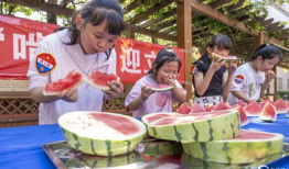 吃瓜爆料社讨论区,揭秘娱乐圈幕后真相，带你走进明星生活